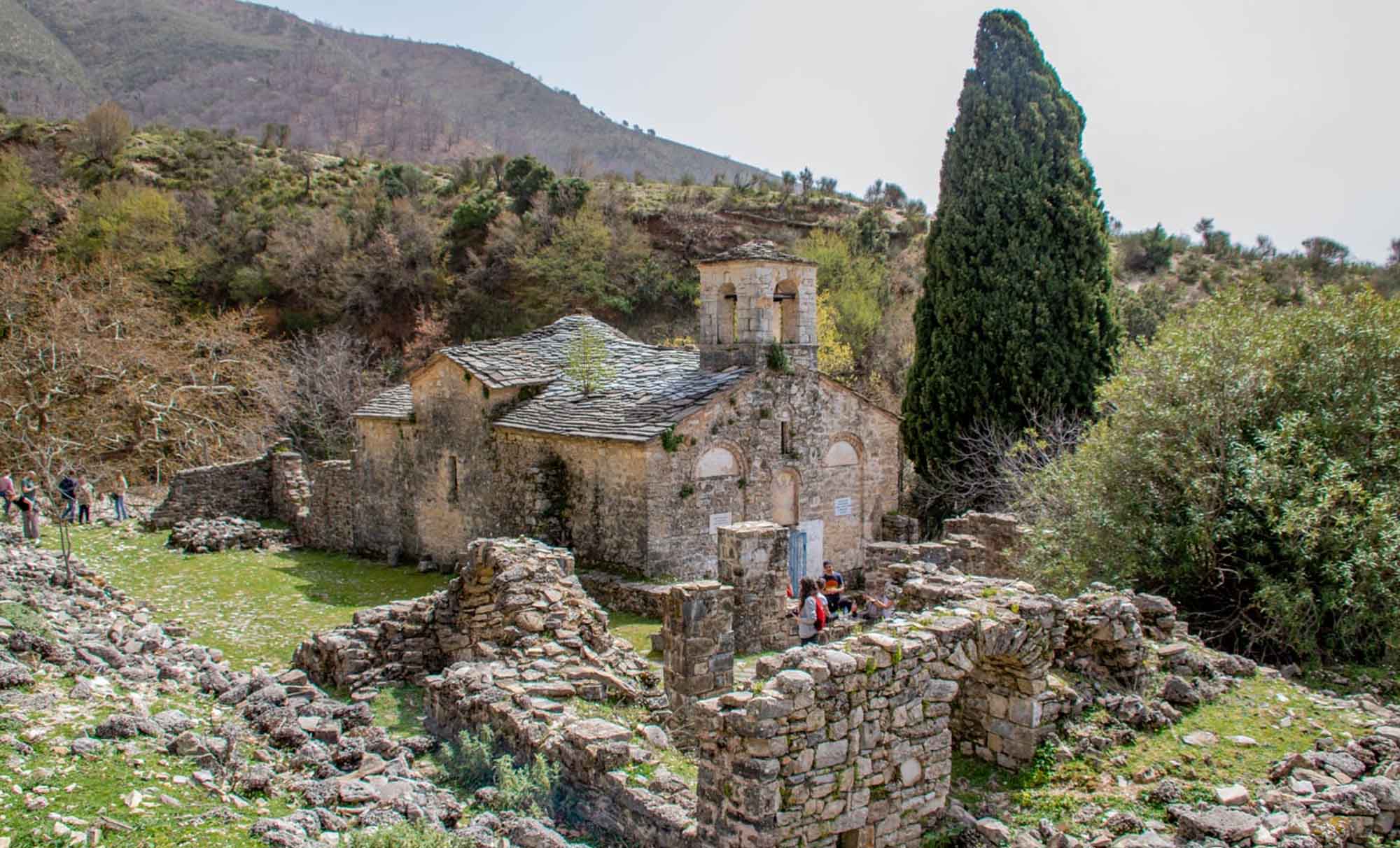 Blue Eye & Lëkurësi Castle